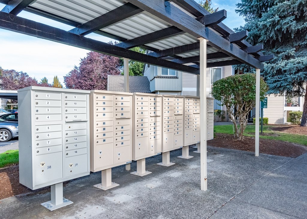 Sir Charles Court mail station, Beaverton, OR, 97006