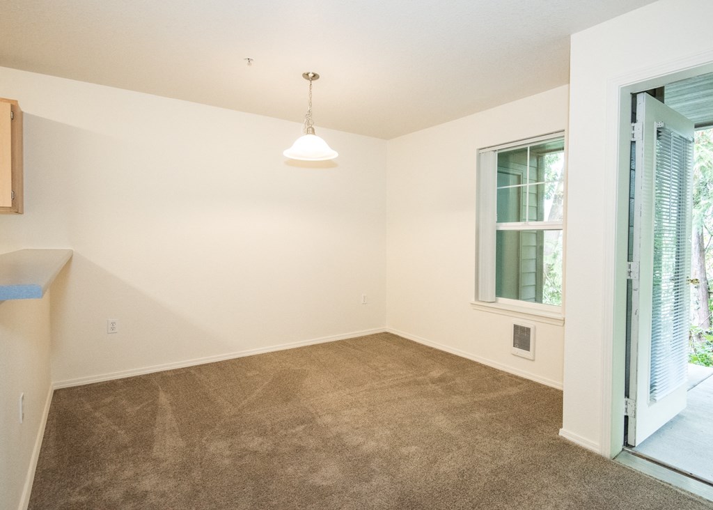 Stillwater vacant dining room view