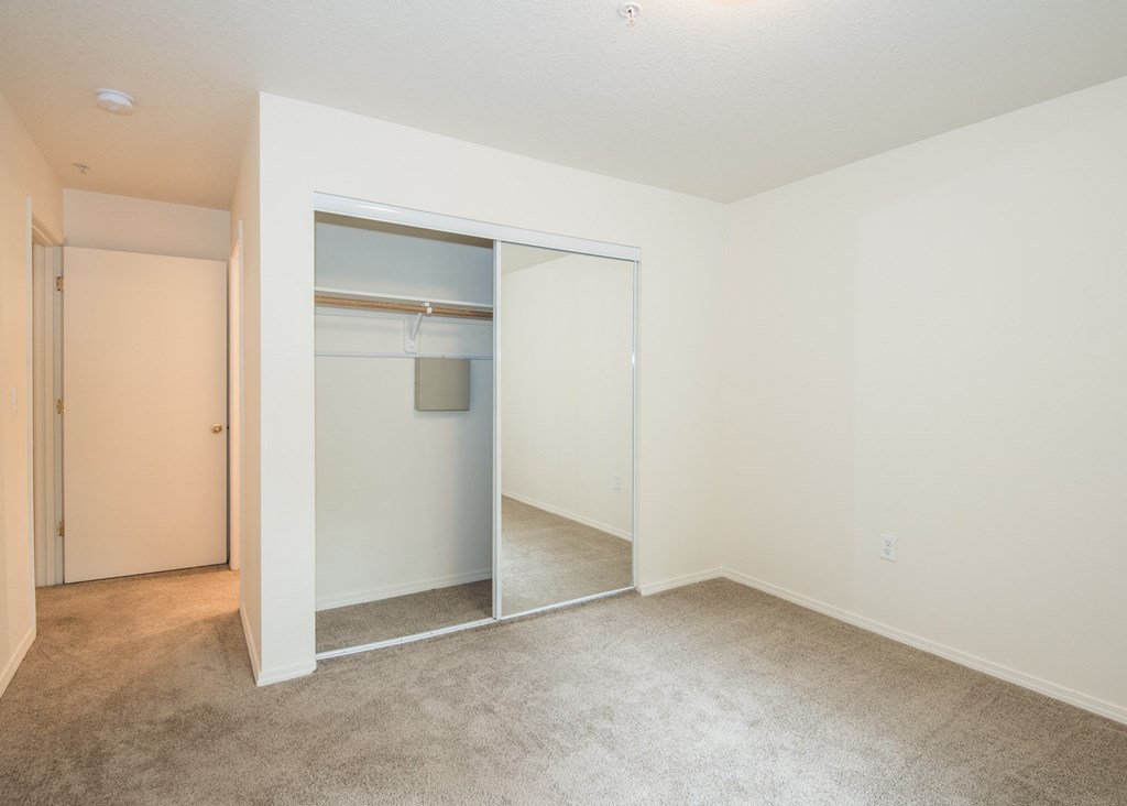 Stillwater vacant primary bedroom closet