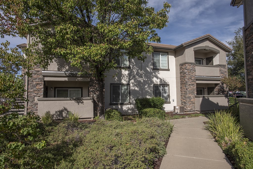 Stoneridge Building Exterior Walking Path