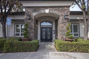 Stoneridge Clubhouse Entry - Photo Gallery 3