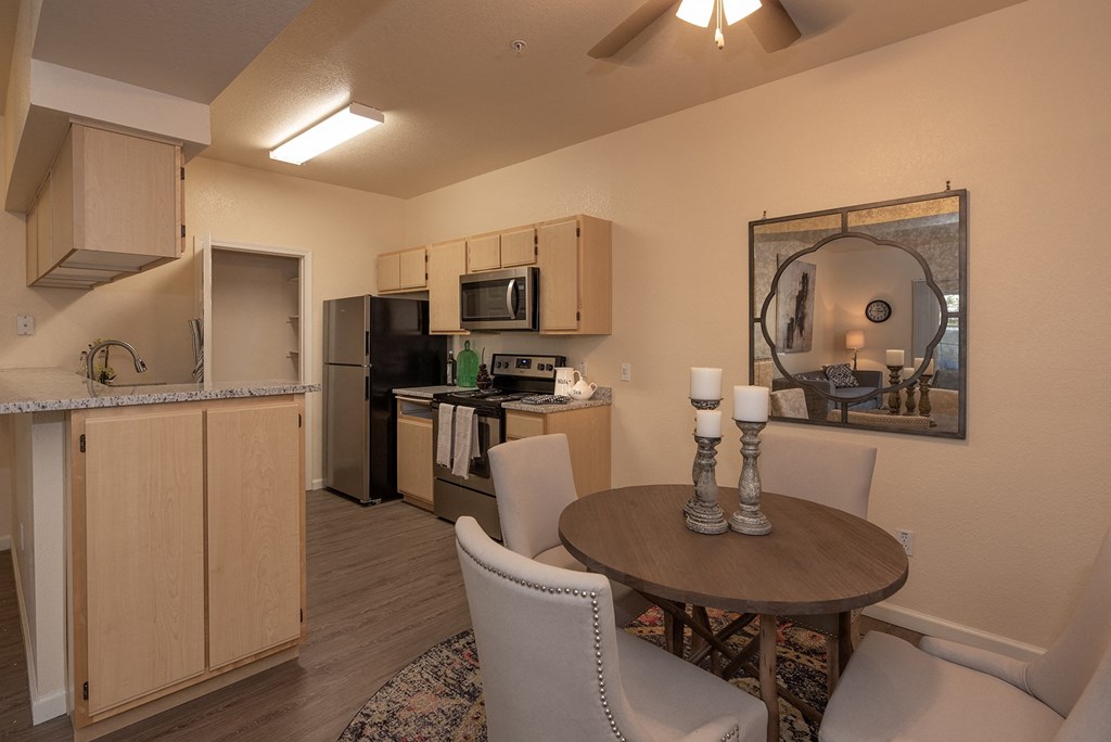 Stoneridge model 1 dining room to kitchen view