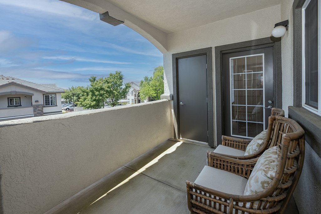 Stoneridge model 2 deck and furniture