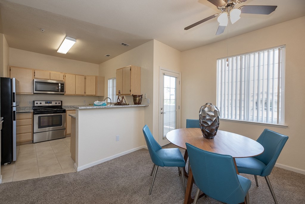 Stoneridge model 2 kitchen and dining room