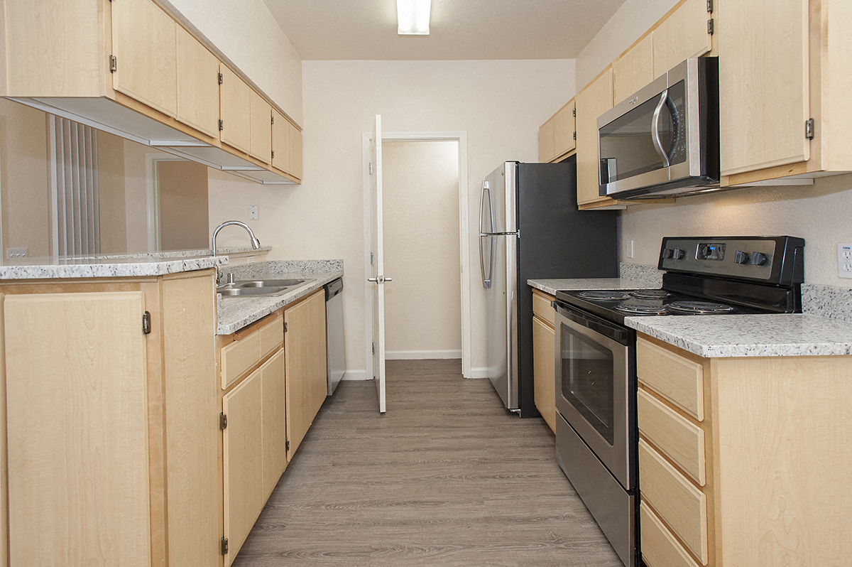 Stoneridge Upgraded Vacant Kitchen