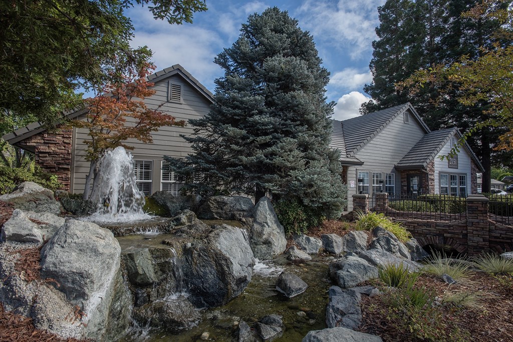 Clubhouse fountain at Sunset Summit, Rocklin, CA 95765
