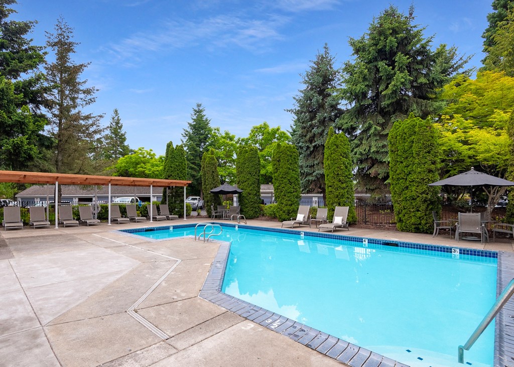 Valley River Court outdoor swimming pool and pool furniture