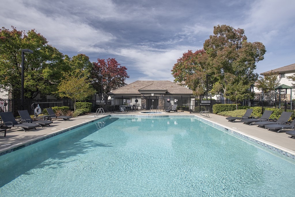 Stoneridge apartments, Roseville, CA, pool area