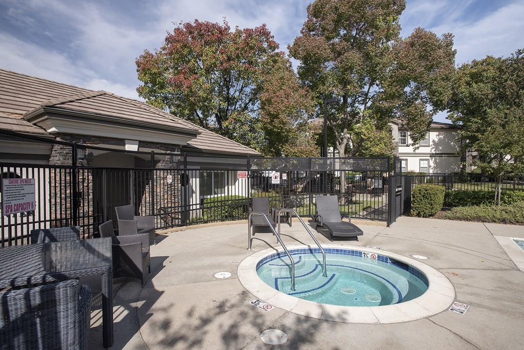 Stoneridge apartments, Roseville, CA, outdoor spa