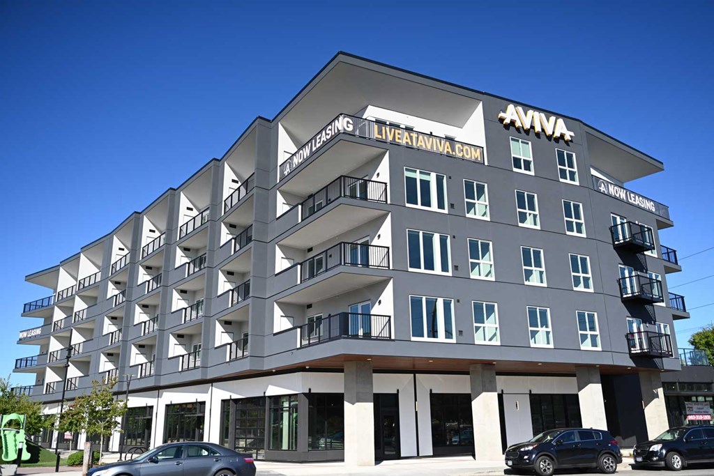 Now leasing signage at AVIVA Apartments in Gresham Oregon