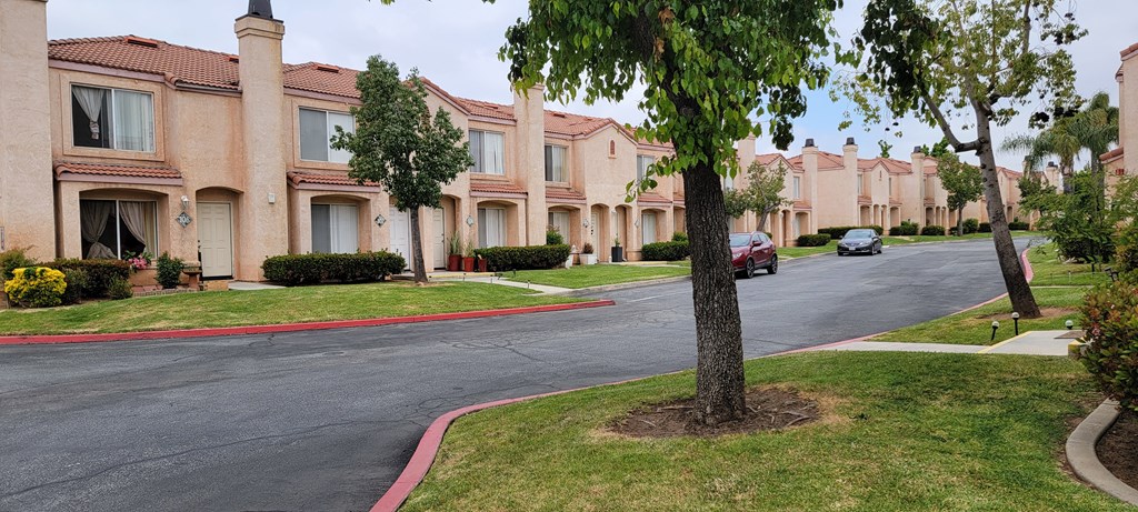Palos Verdes Village Townhomes quiet street and distinctive archetecture.