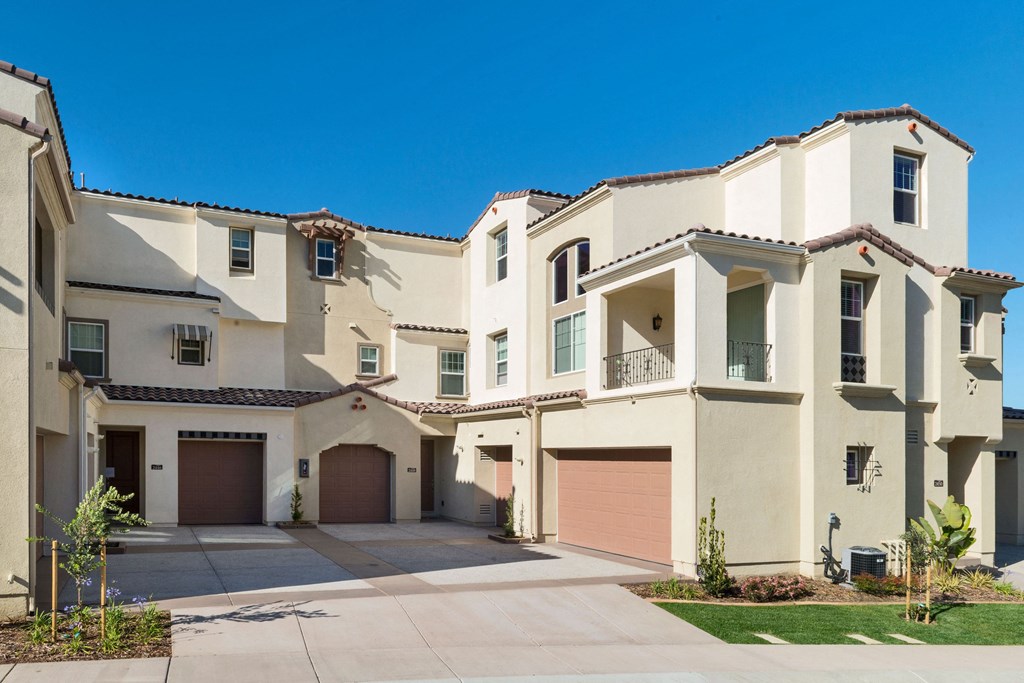 Corte Azul townhome shared driveway courtyard at Costa Pointe Luxury Townhomes in the La Costa area of Carlsbad, California.