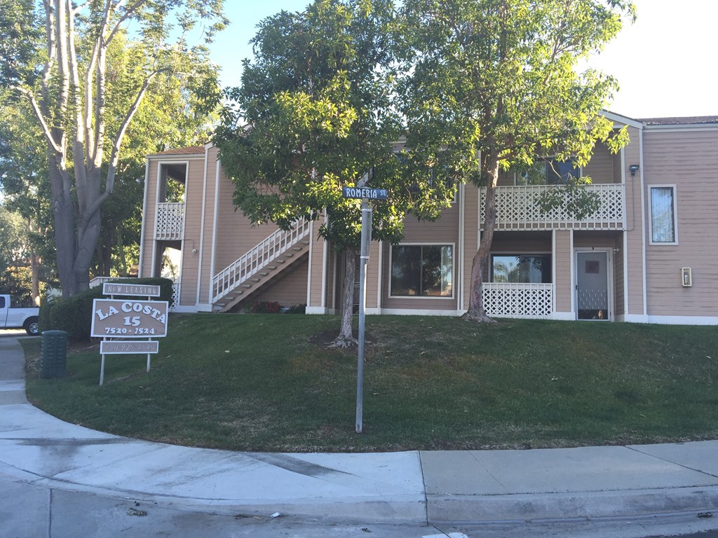Street view of apartment building at La Costa 15 Apartments in La Costa, CA.
