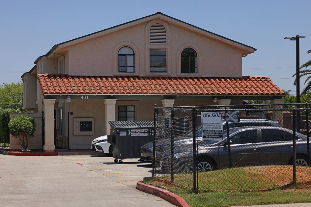 Lone Pine Townhomes street view of 2nd building.