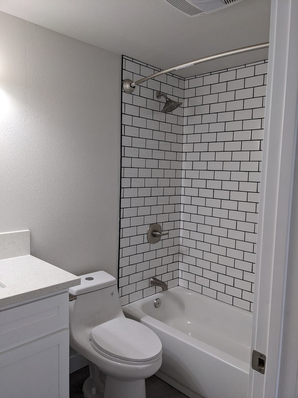 Nice white bathroom at The Hardison Apartments in Pasadena, California.
