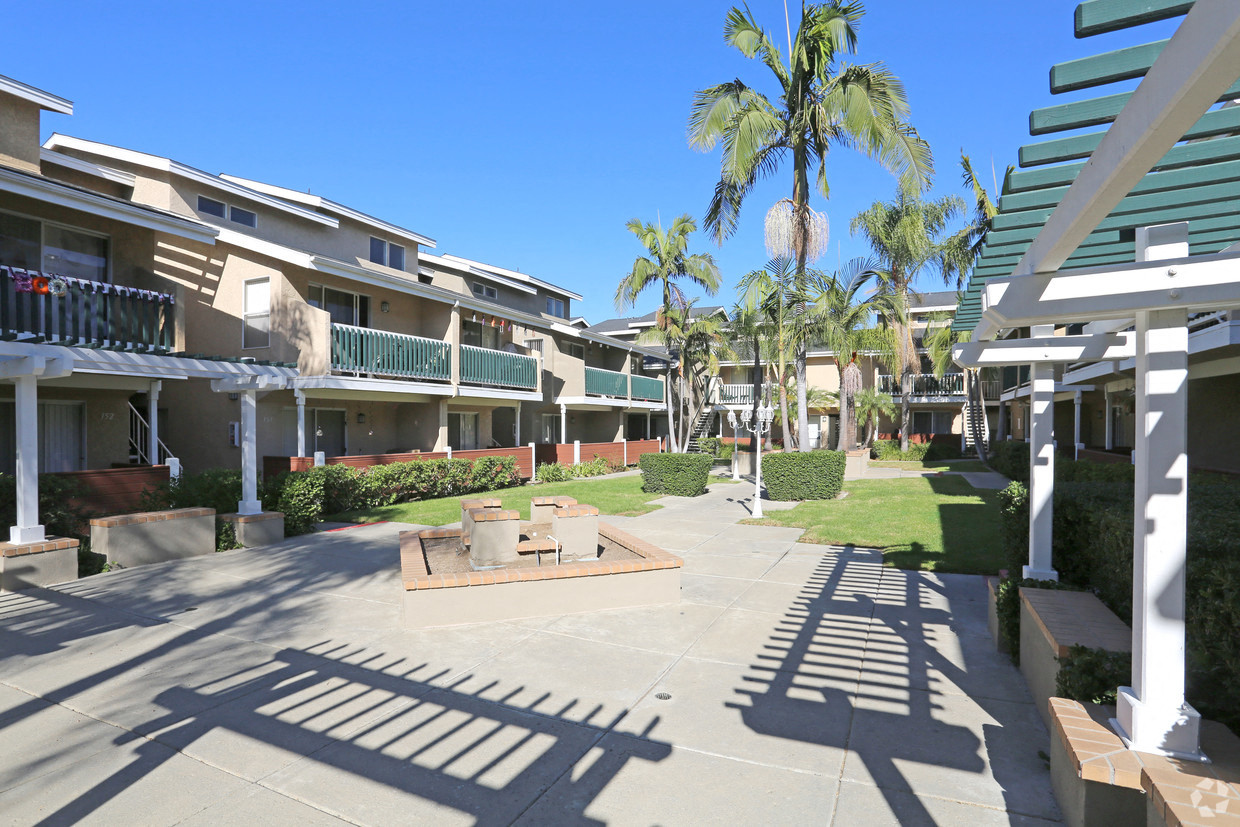 View of courtyard and landscaping in between buildings
