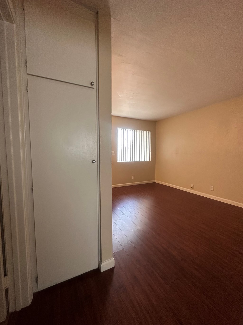 Wood style vinyl floors at The Meadowlark Apartments.