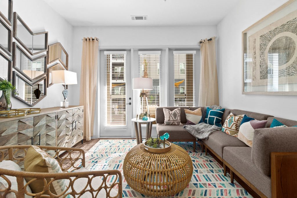 17 Social Apartments