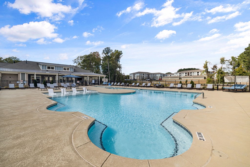 the swimming pool at the preserve at polo ridge apartments fl