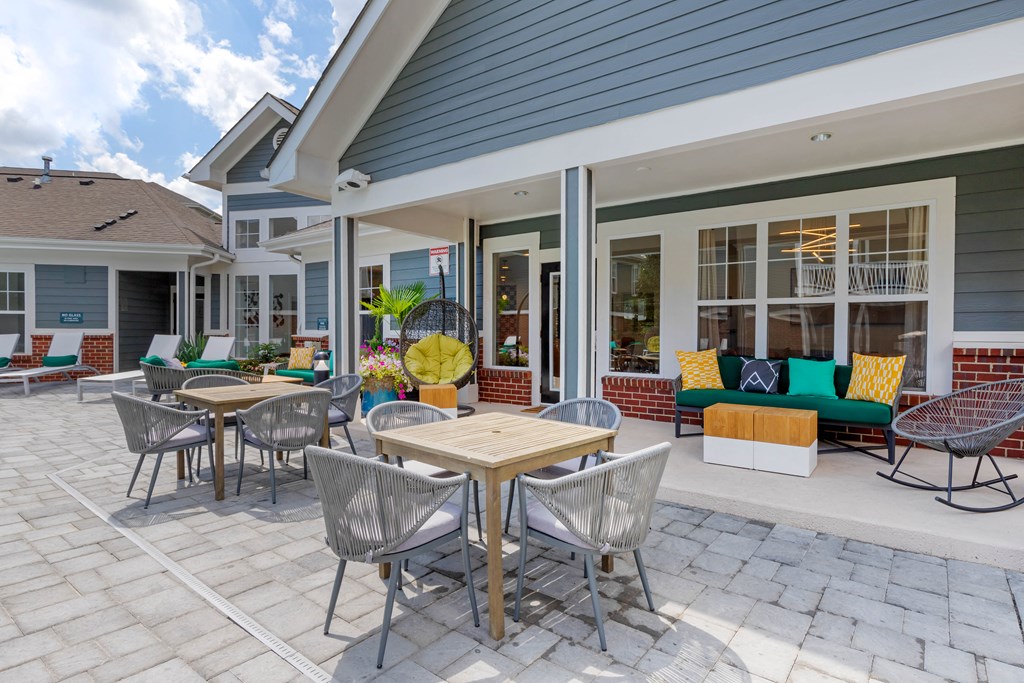 the courtyard at the lighthouse at glen cove