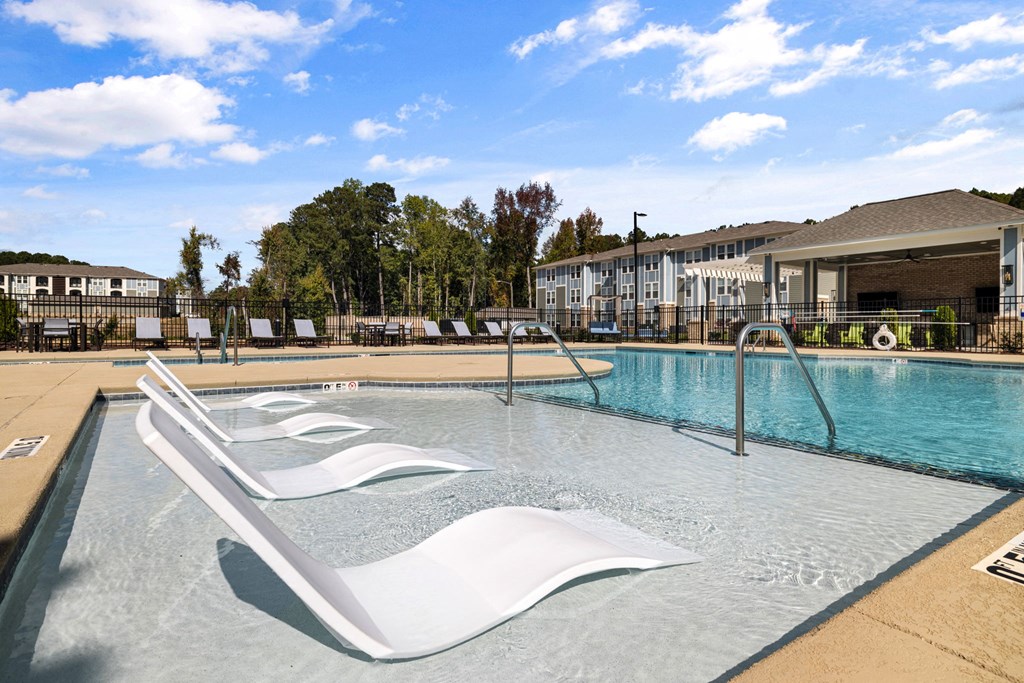 the pool at the preserve at ballantyne commons apartments