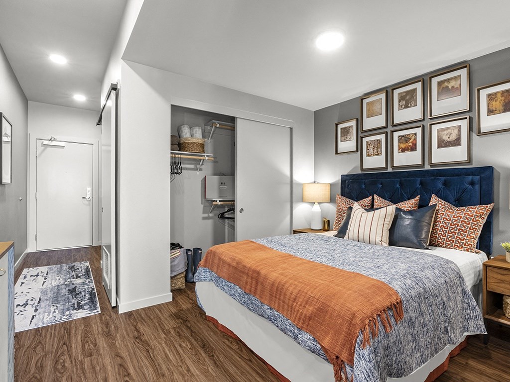 Bell Totem Lake_Bedroom