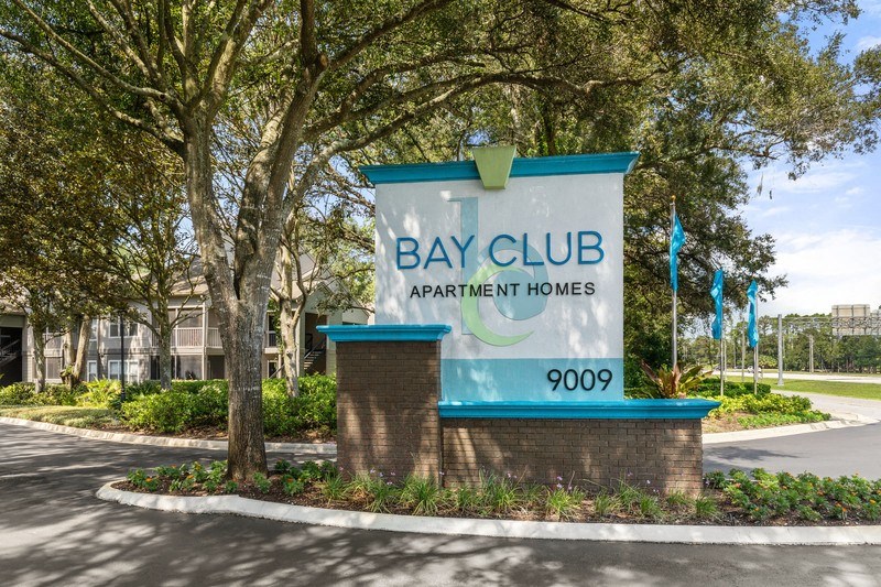 BayClub_MonumentSignage