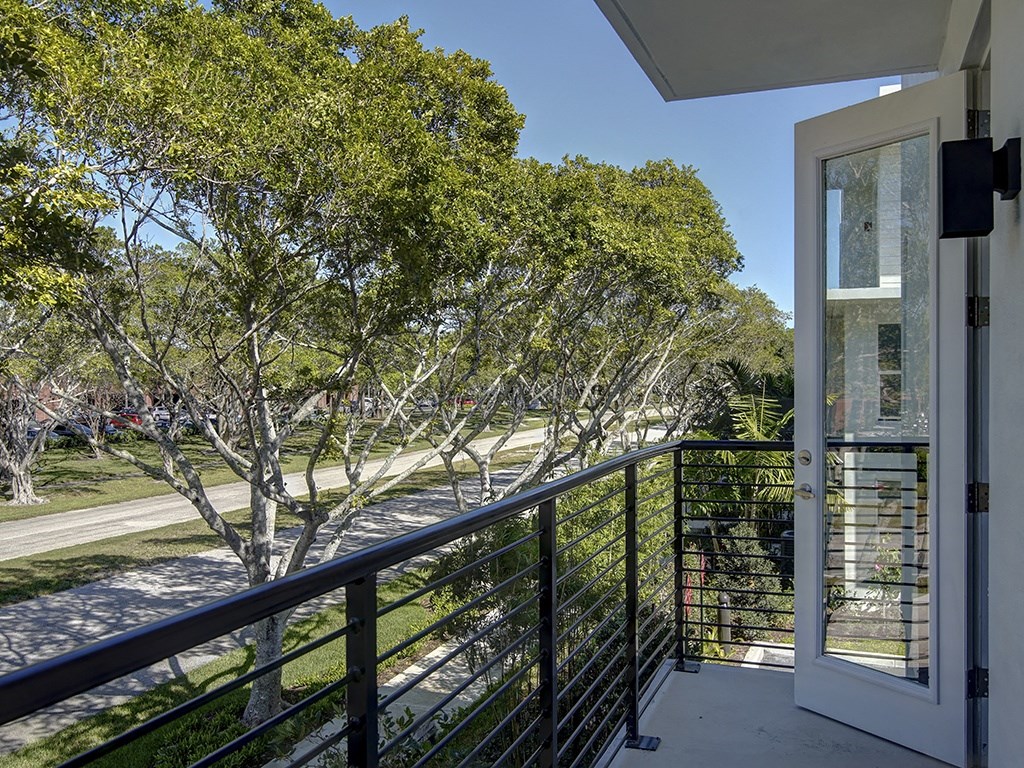 Bell at Broken Sound_Cade_Balcony