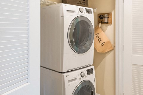 Laundry Facility at Bell Annapolis on West, Annapolis, MD, 21401