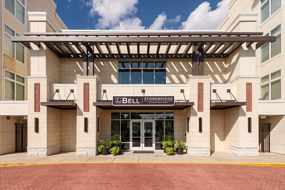 the building in which the hotel is located