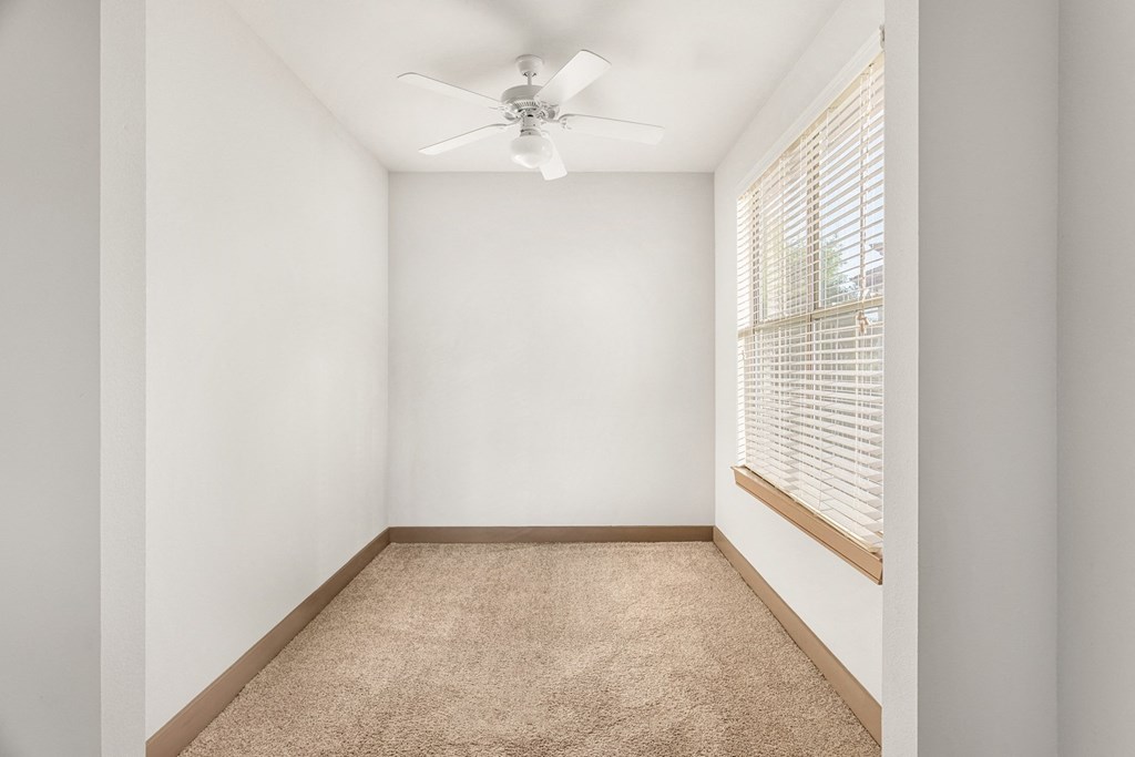 BellAustinSouthwest_1B1B Unit Office