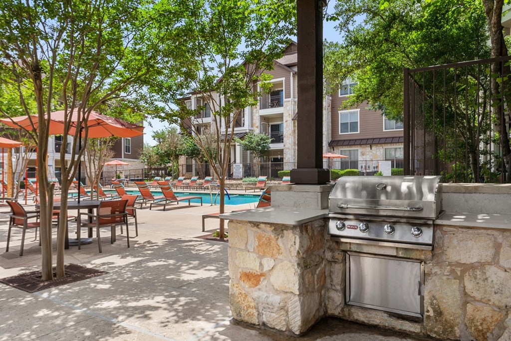 BellAustinSouthwest_Pool Grills