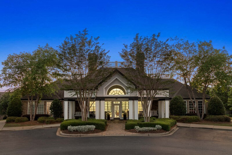 BellBrookfield_Exterior