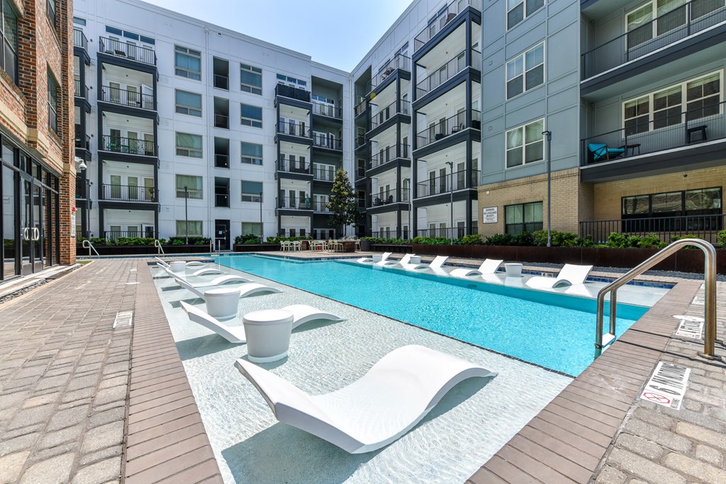 BellCollierVillage_Pool