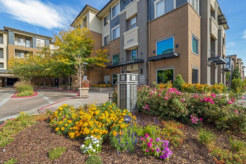 Bell Denver Tech Center_Leasing Office Exterior
