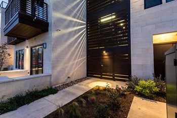 Exterior entrance with lighting - Photo Gallery 18