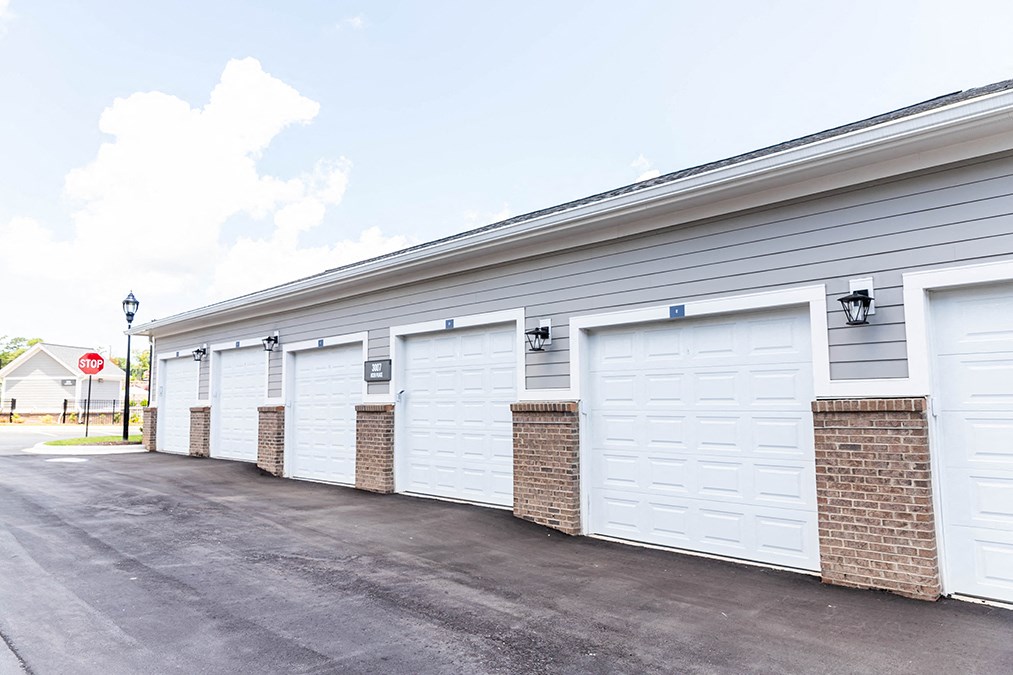 exterior rentable garages