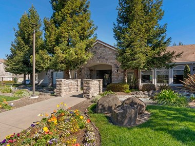 600 Rohnert Park Expressway West 1-3 Beds Apartment for Rent - Photo Gallery 1