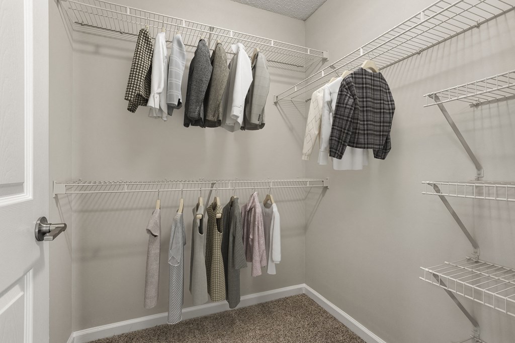 Bell Roper Mountain Bedroom Walk In Closet