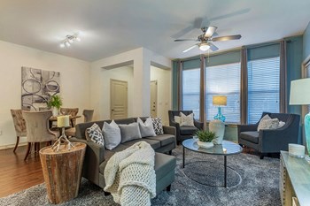 Bell Stonebriar Apartments 5250 Town And Country Boulevard Frisco Tx Rentcafe