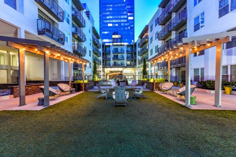 BellTerminus_Courtyard