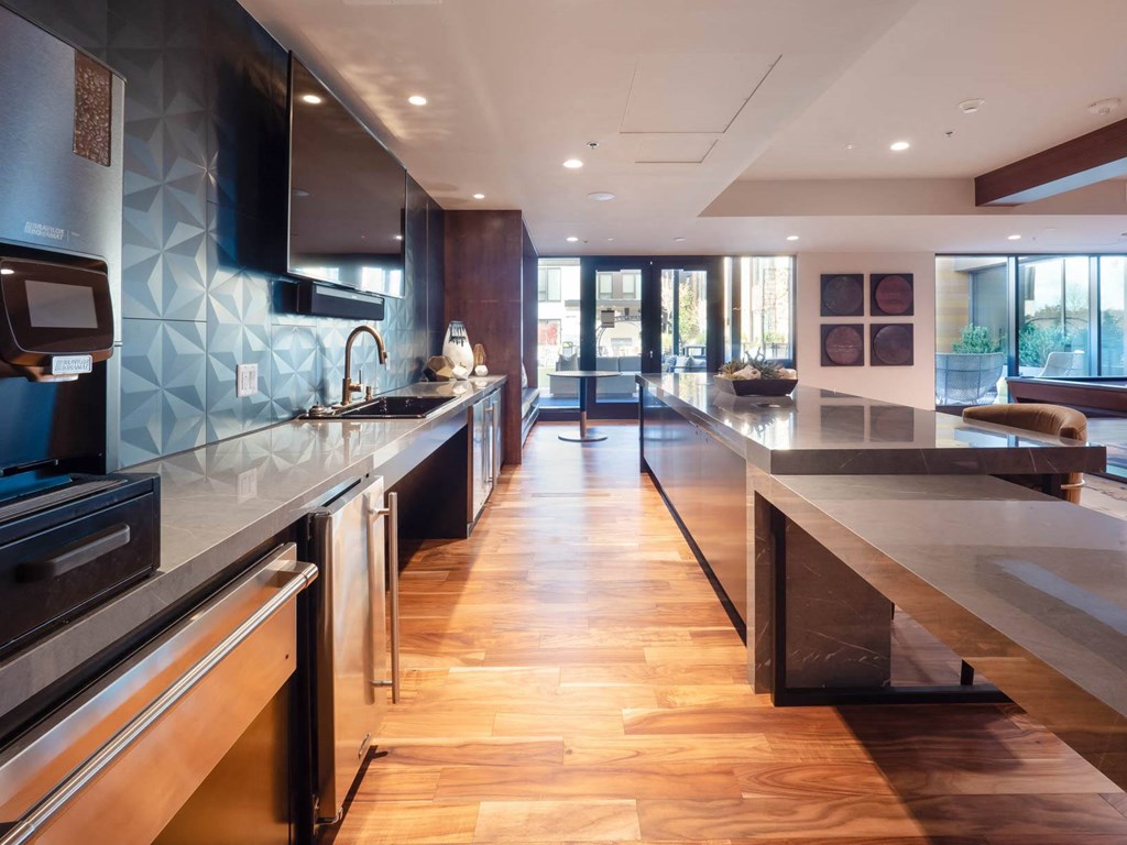 Bell Totem Lake_lounge