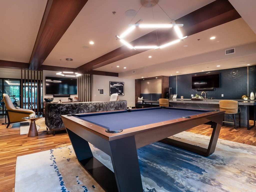 Bell Totem Lake_lounge