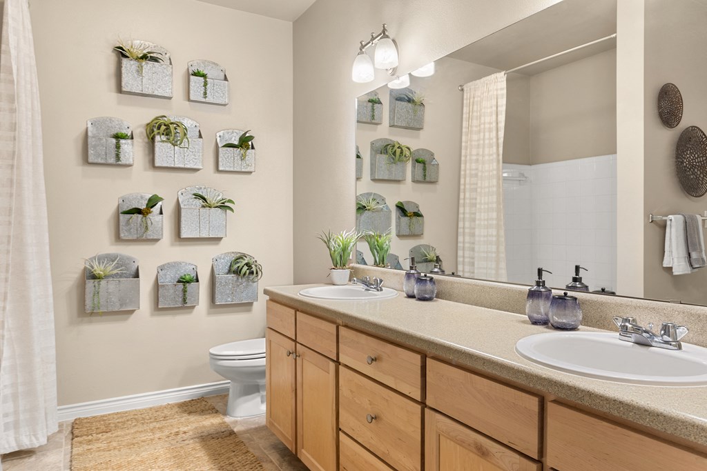 Bell at Teravista Model Apartment Bathroom