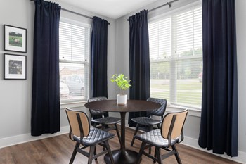 Dining room with large corner windows. - Photo Gallery 4