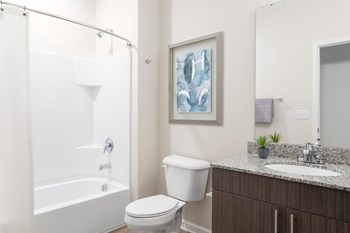 interior model home bathroom - Photo Gallery 4