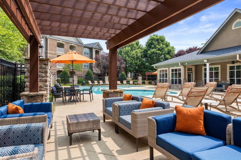 CarringtonatPerimeterPark_PoolLounge