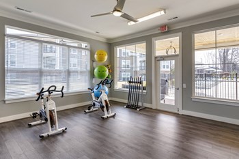 interior fitness center yoga room - Photo Gallery 16