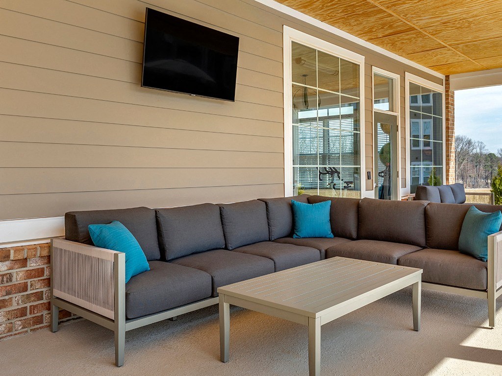 Comet Greensboro pool furniture