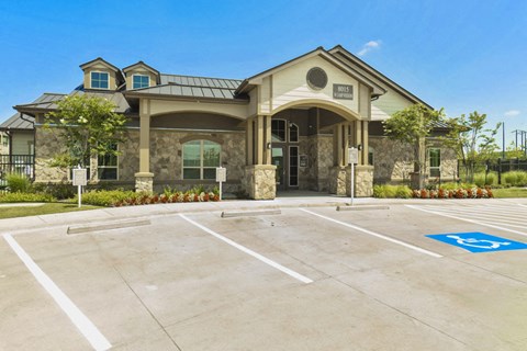 EagleCrossing_Exterior